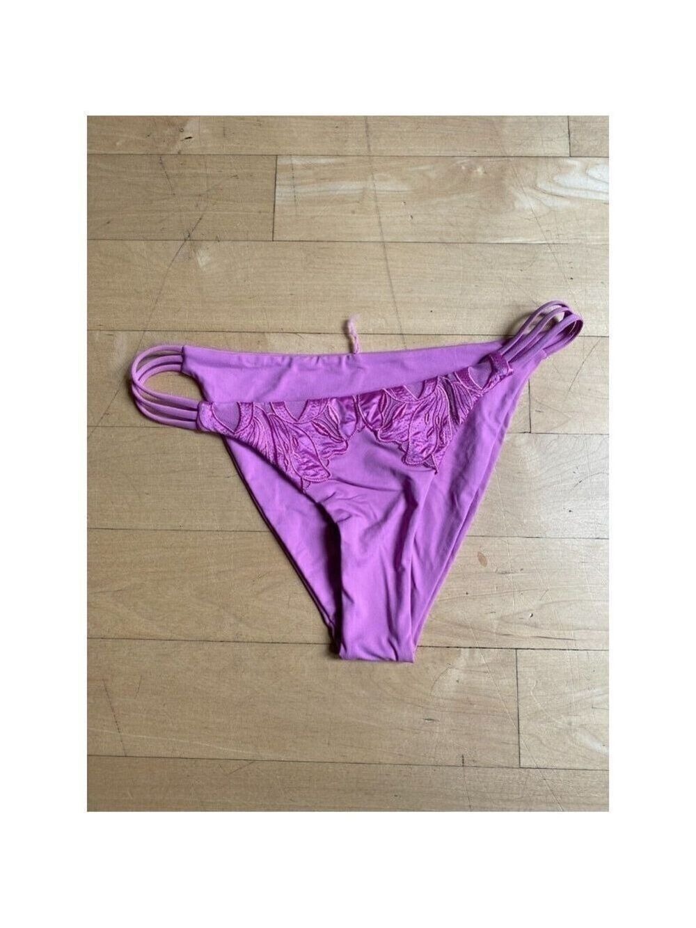 L*SPACE "Claude" bikini classic bottom womens sz Medium BNWOT rosebud - Picture 2 of 6